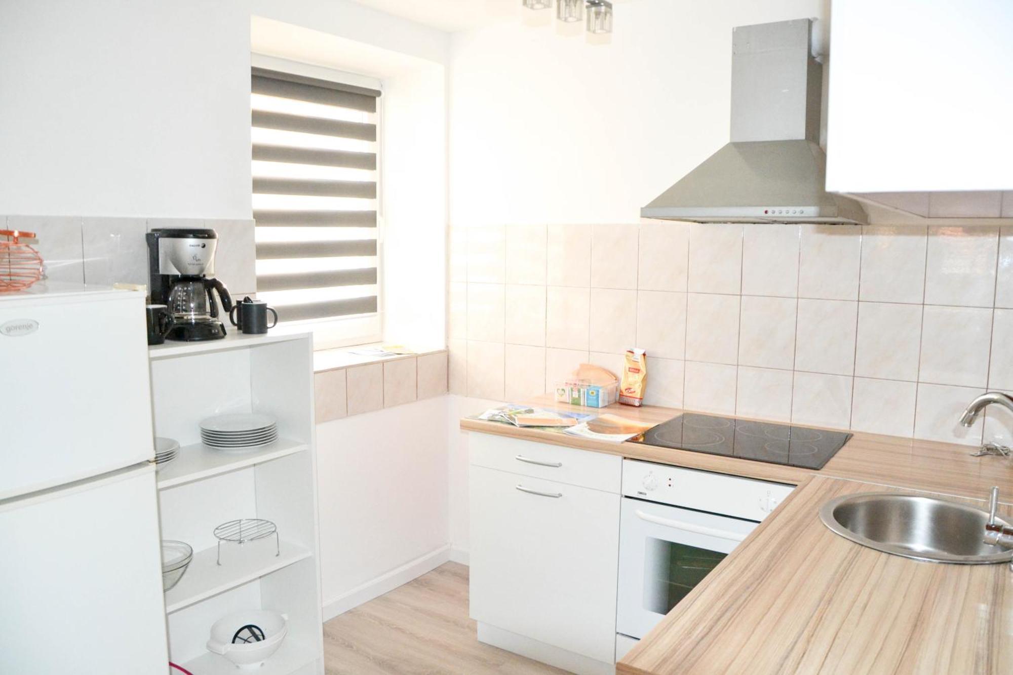 Villa Hillside Apartment Jesenice Buitenkant foto