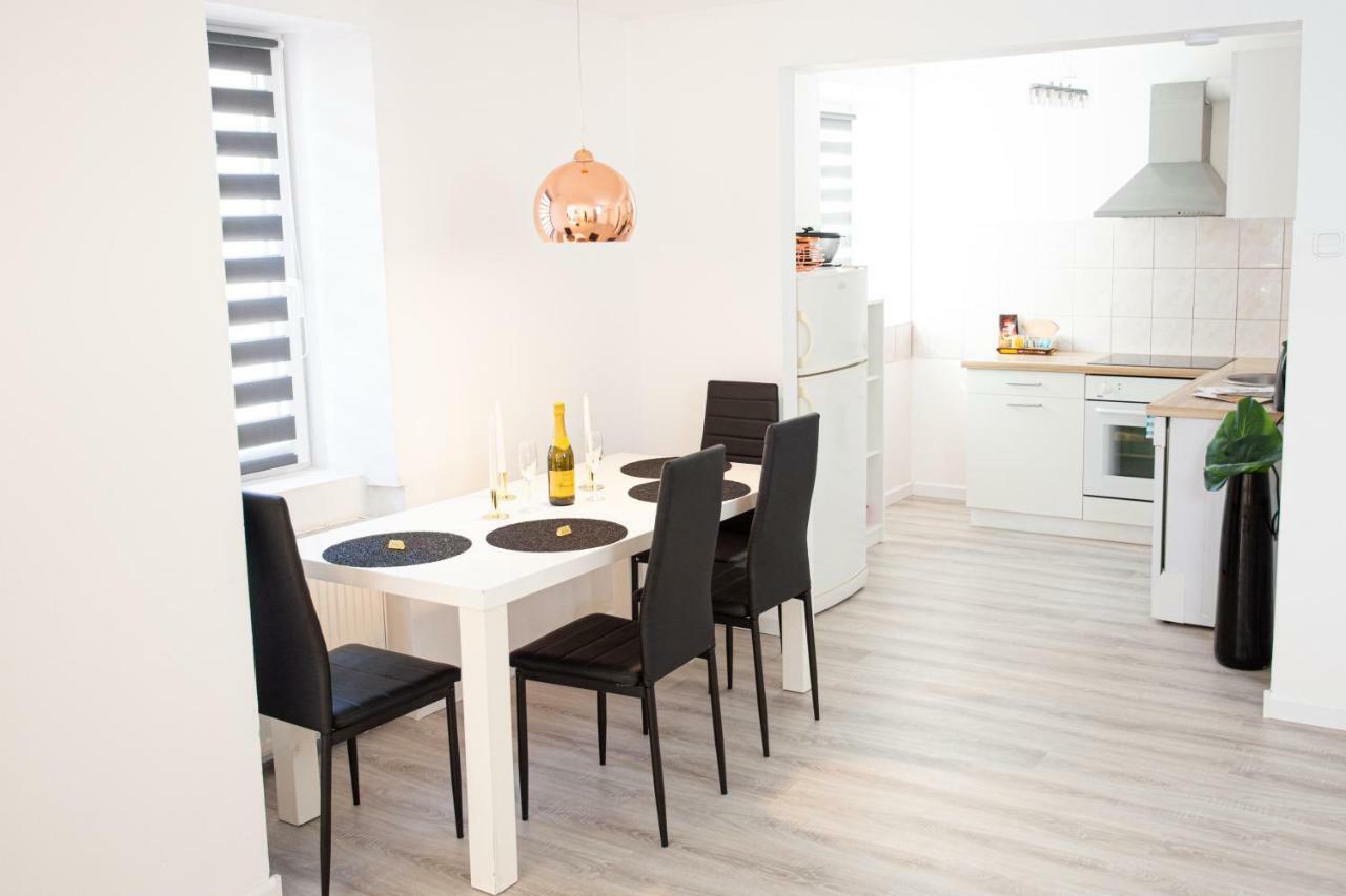 Villa Hillside Apartment Jesenice Buitenkant foto
