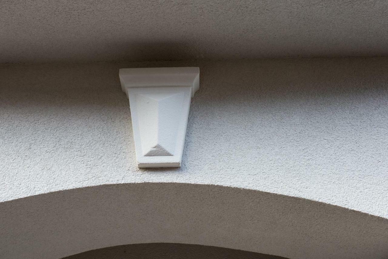 Villa Hillside Apartment Jesenice Buitenkant foto