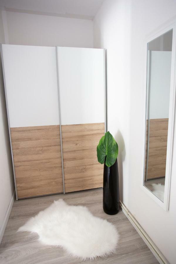 Villa Hillside Apartment Jesenice Buitenkant foto
